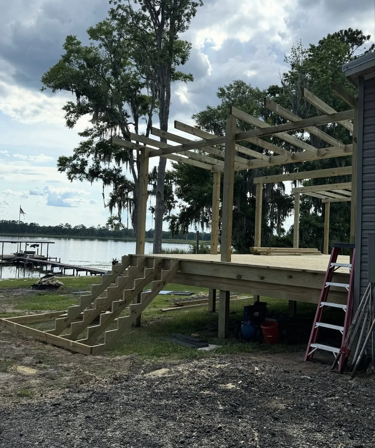 Valrico deck construction - lakefront deck roof framing